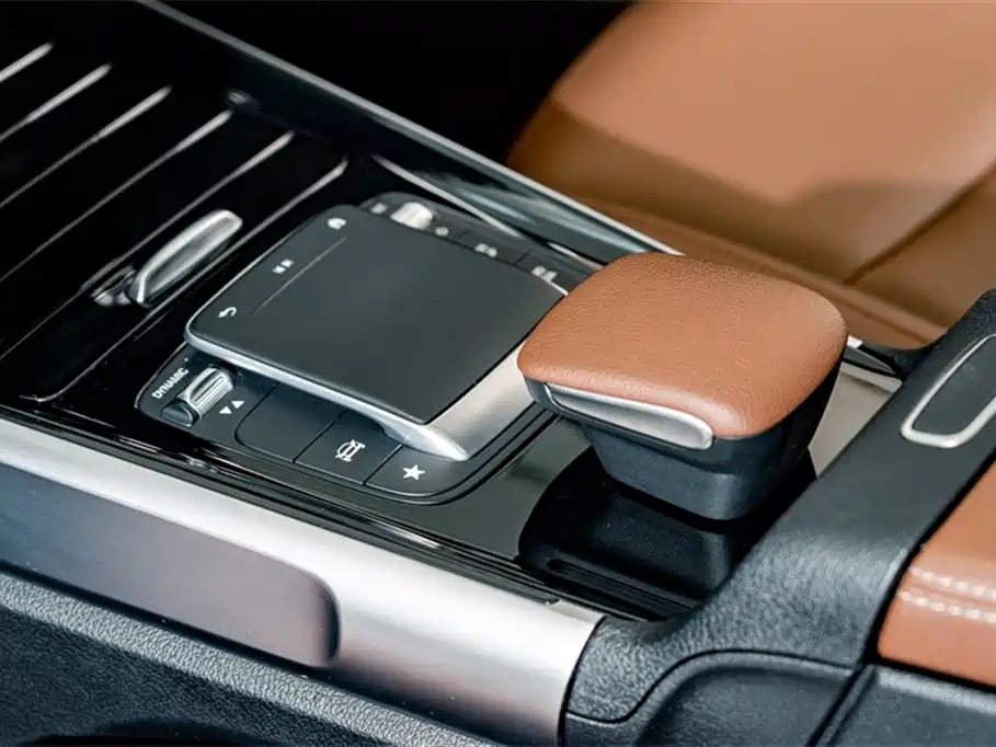MERCEDES BENZ GLB 2023