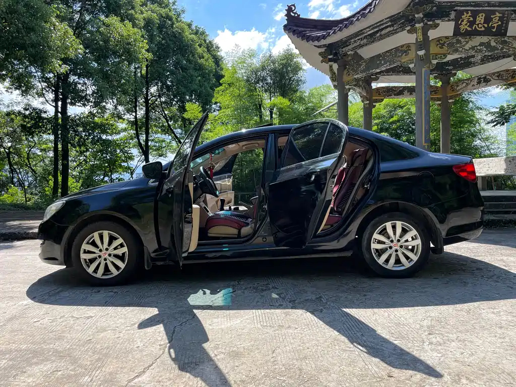 ROEWE 350 2015