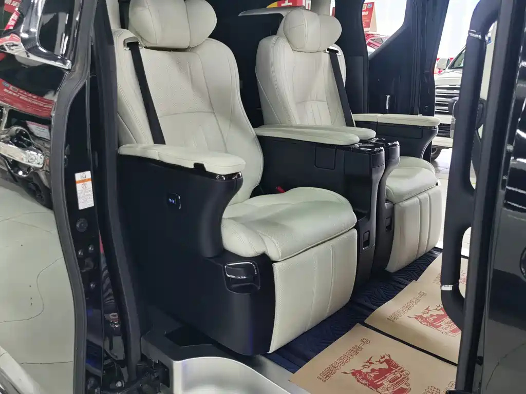 TOYOTA ALPHARD 2019