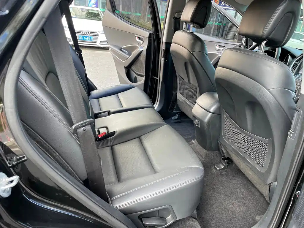 HYUNDAI SANTAFE 2015