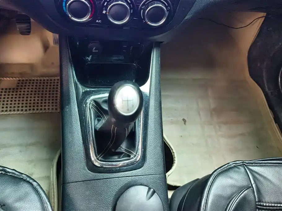 DONGFENG JOYEAR X3 2015