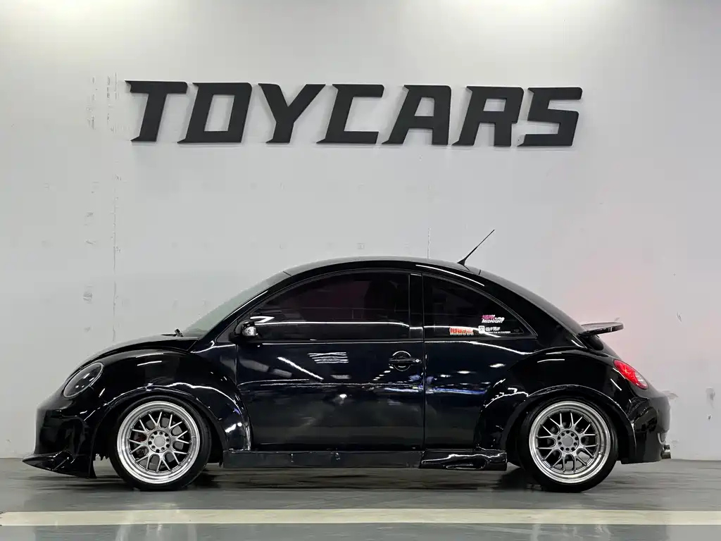 VOLKSWAGEN BEETLE 2010