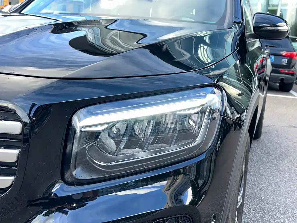 MERCEDES BENZ GLB 2024