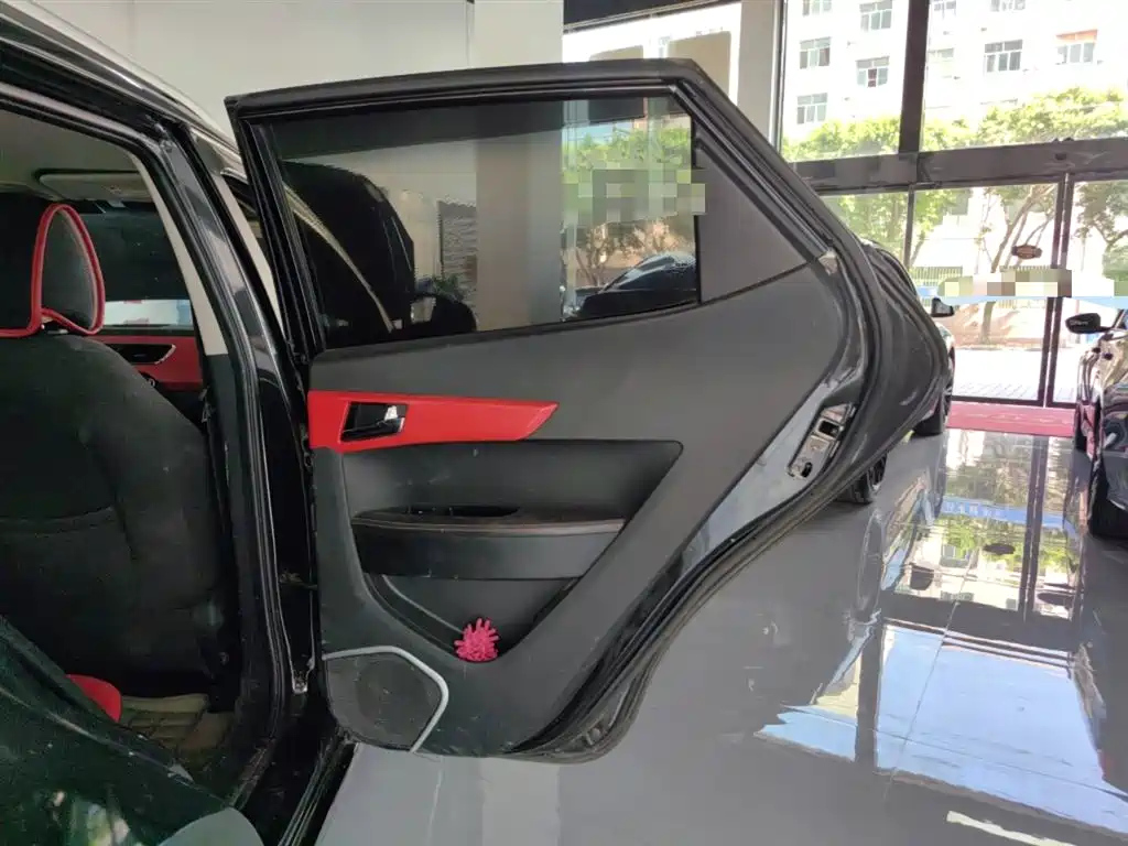 JAC REFINE S2 2015