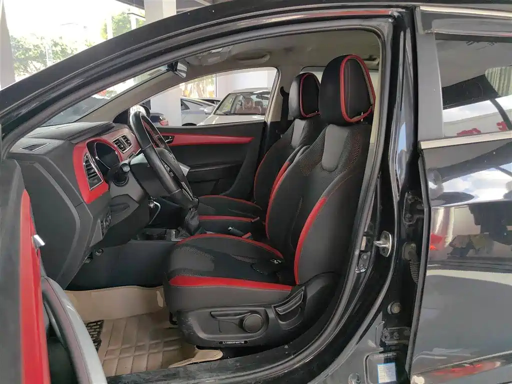 JAC REFINE S2 2015