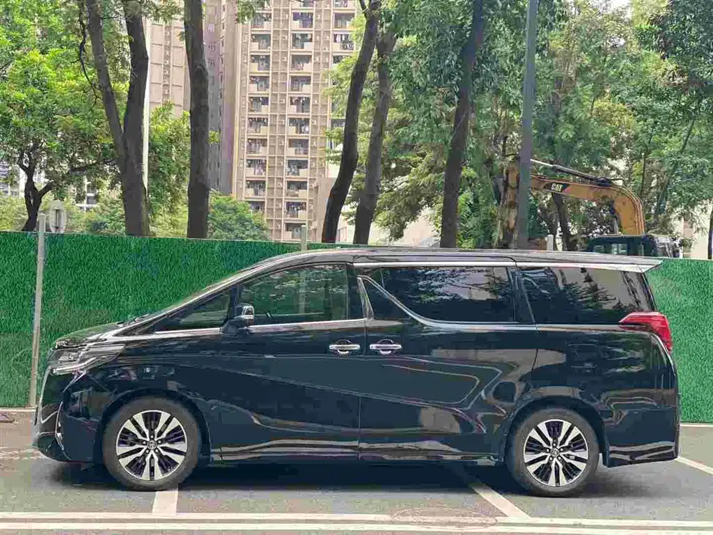 TOYOTA ALPHARD 2018