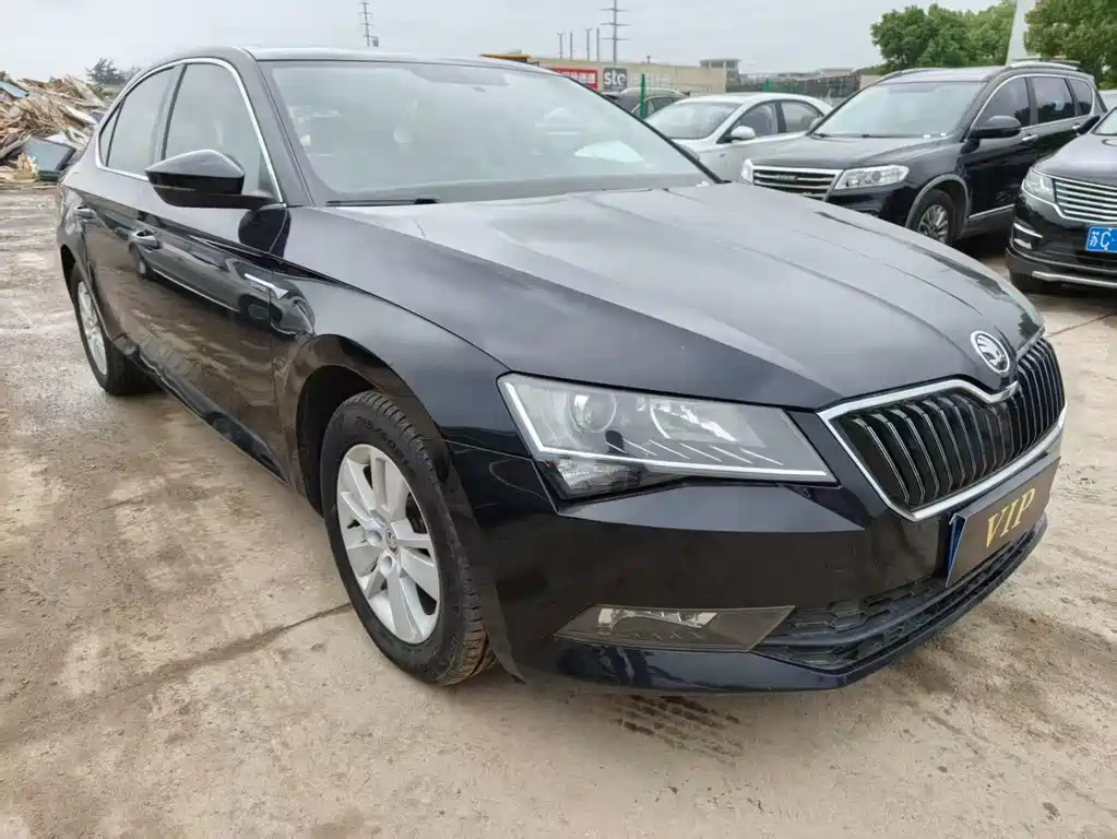SKODA SUPERB 2019