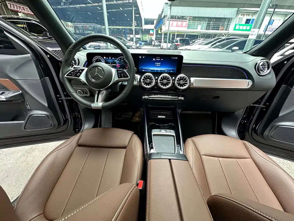 MERCEDES BENZ GLB 2025