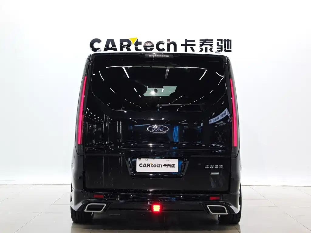 FORD TOUREO 2023