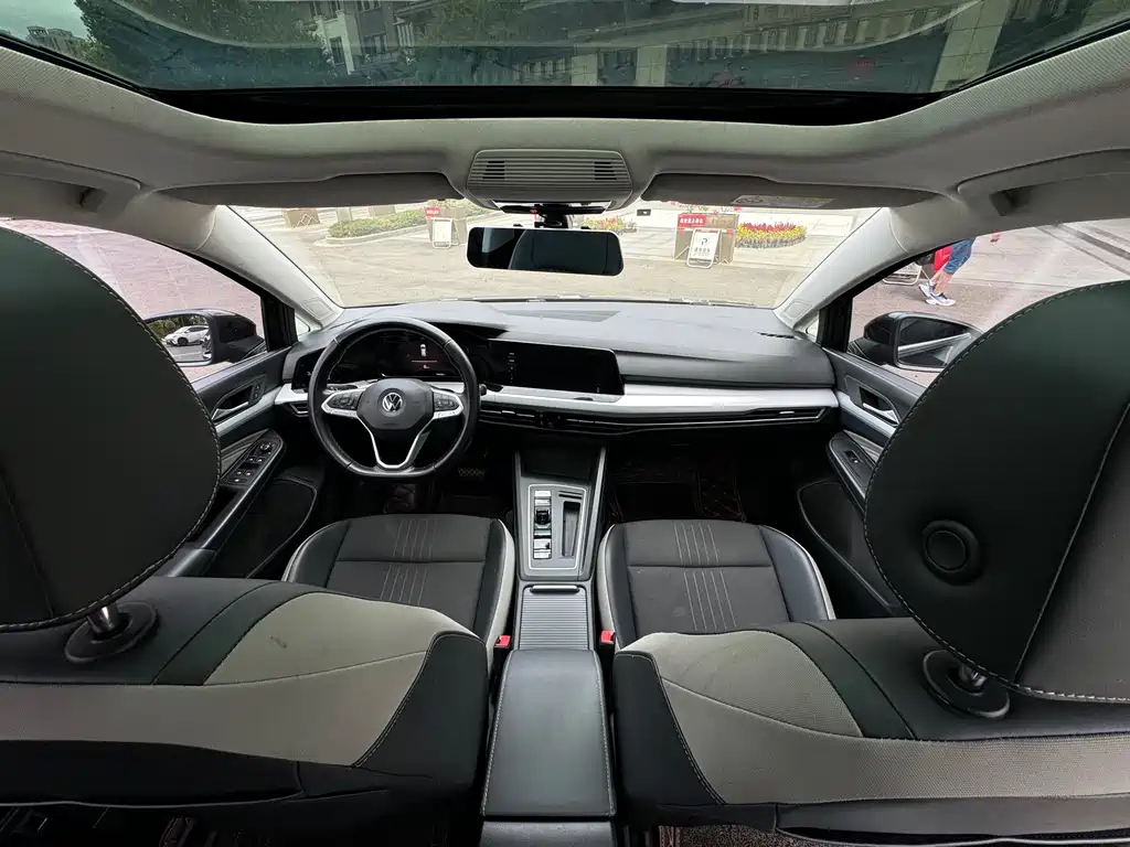 VOLKSWAGEN GOLF 2021