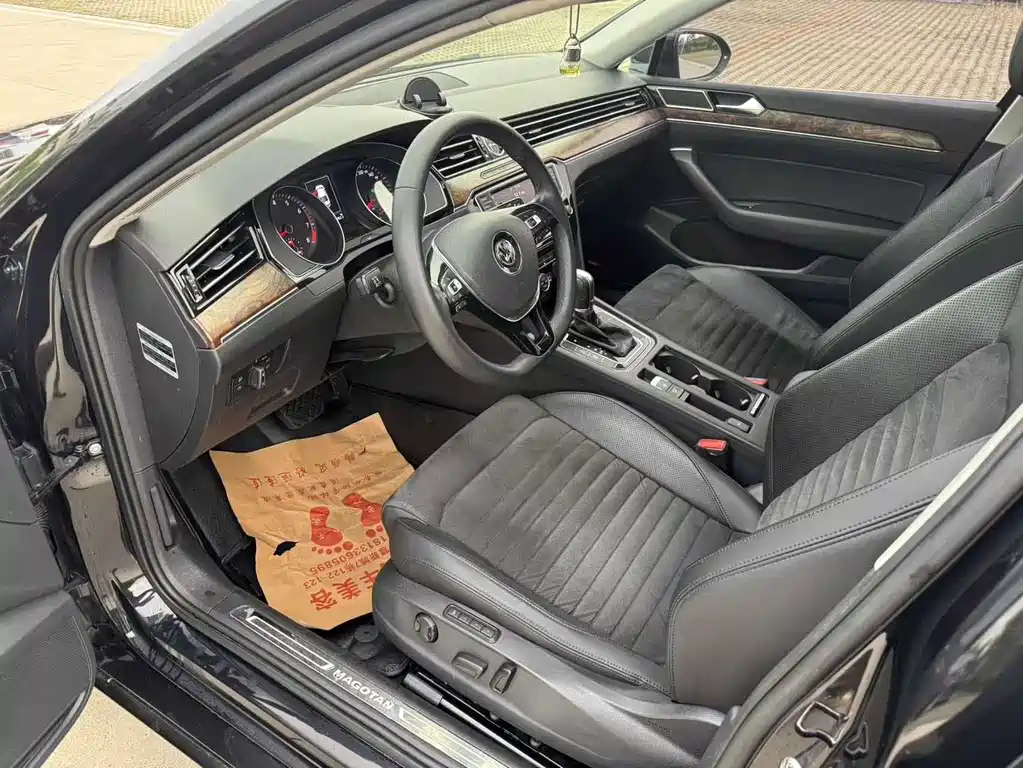 VOLKSWAGEN MAGOTAN 2016