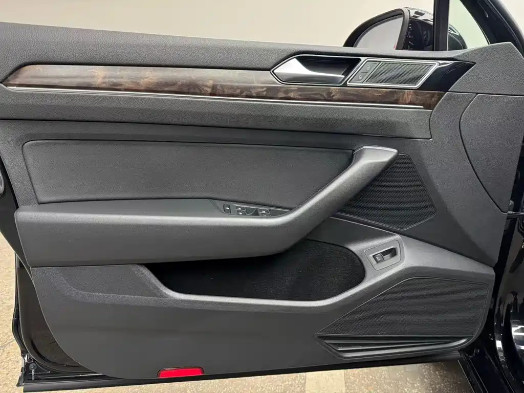 VOLKSWAGEN MAGOTAN 2018