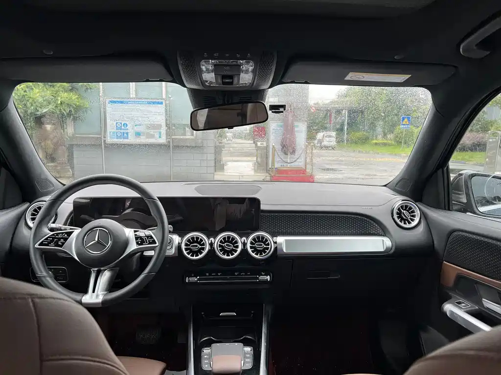 MERCEDES BENZ GLB 2024