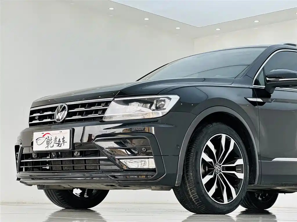 VOLKSWAGEN TIGUAN L 2021