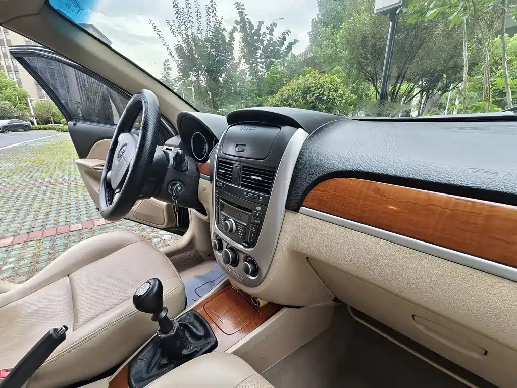 BUICK EXCELLE 2011