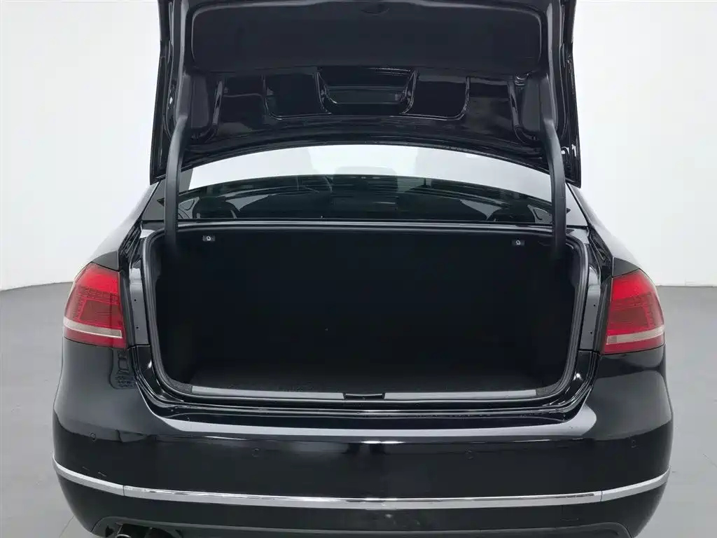VOLKSWAGEN PASSAT 2014