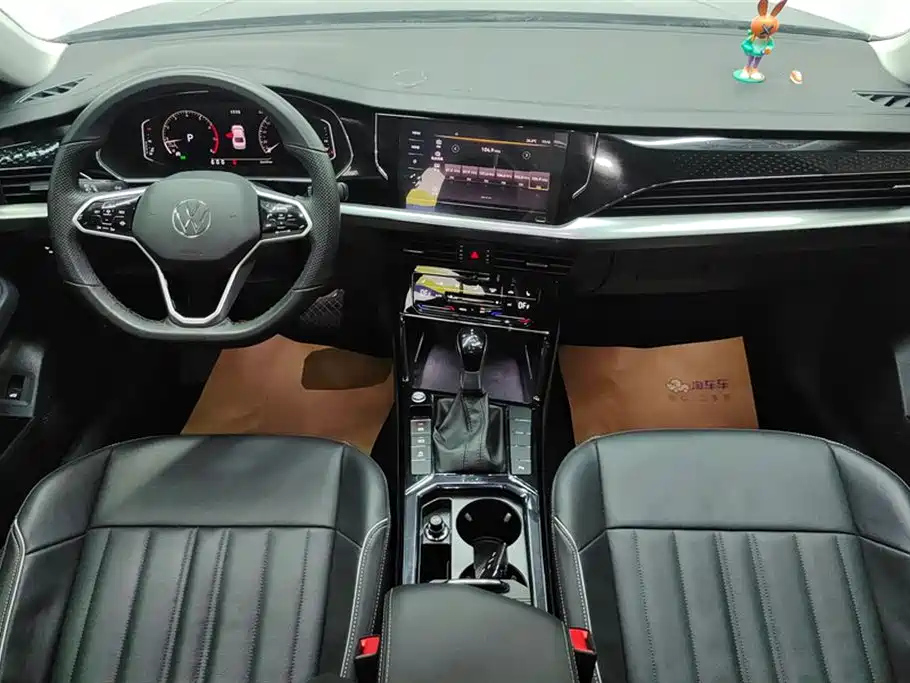 VOLKSWAGEN PASSAT 2023