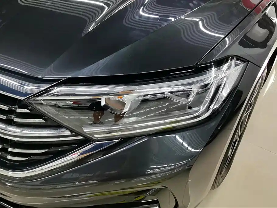 VOLKSWAGEN SAGITAR 2024