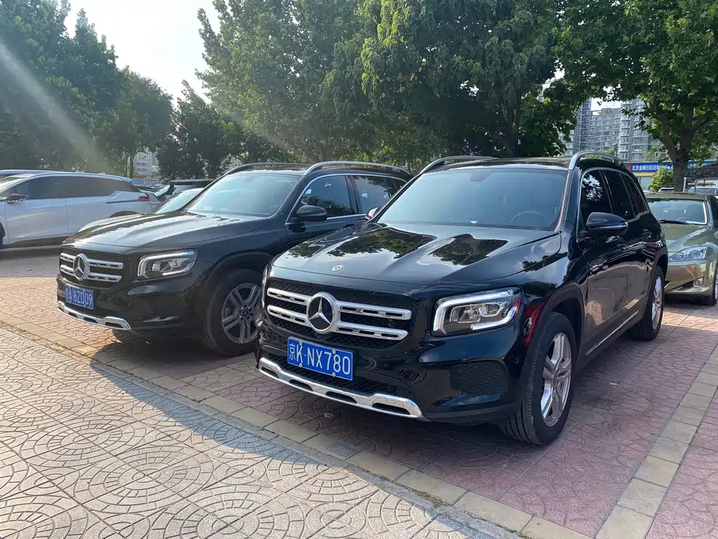 MERCEDES BENZ GLB 2023