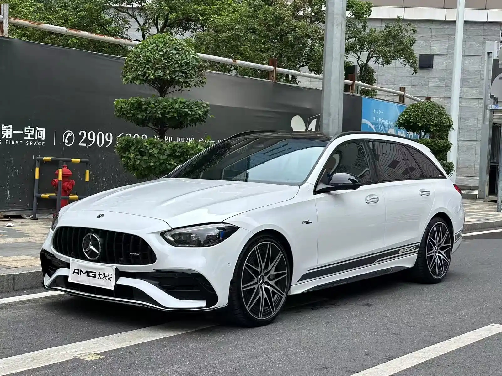 MERCEDES BENZ C-CLASS AMG