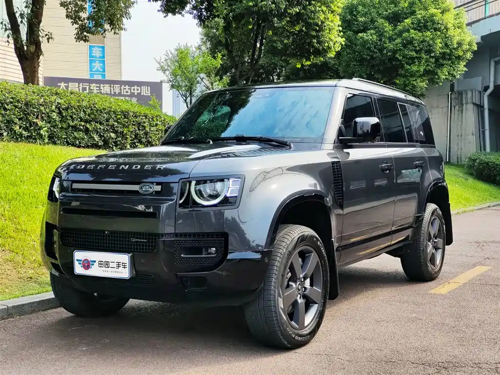 LAND ROVER DEFENDER