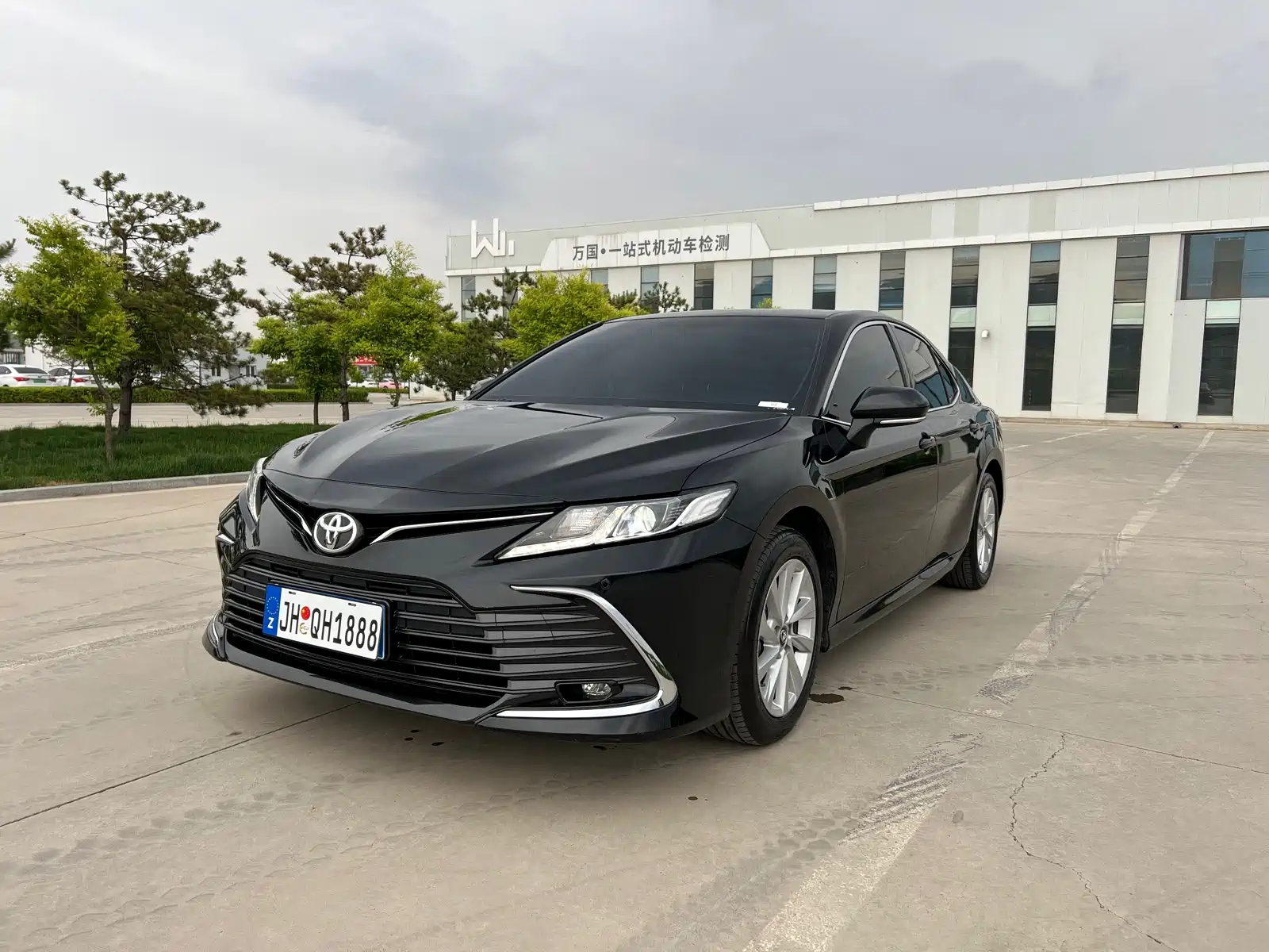 TOYOTA CAMRY