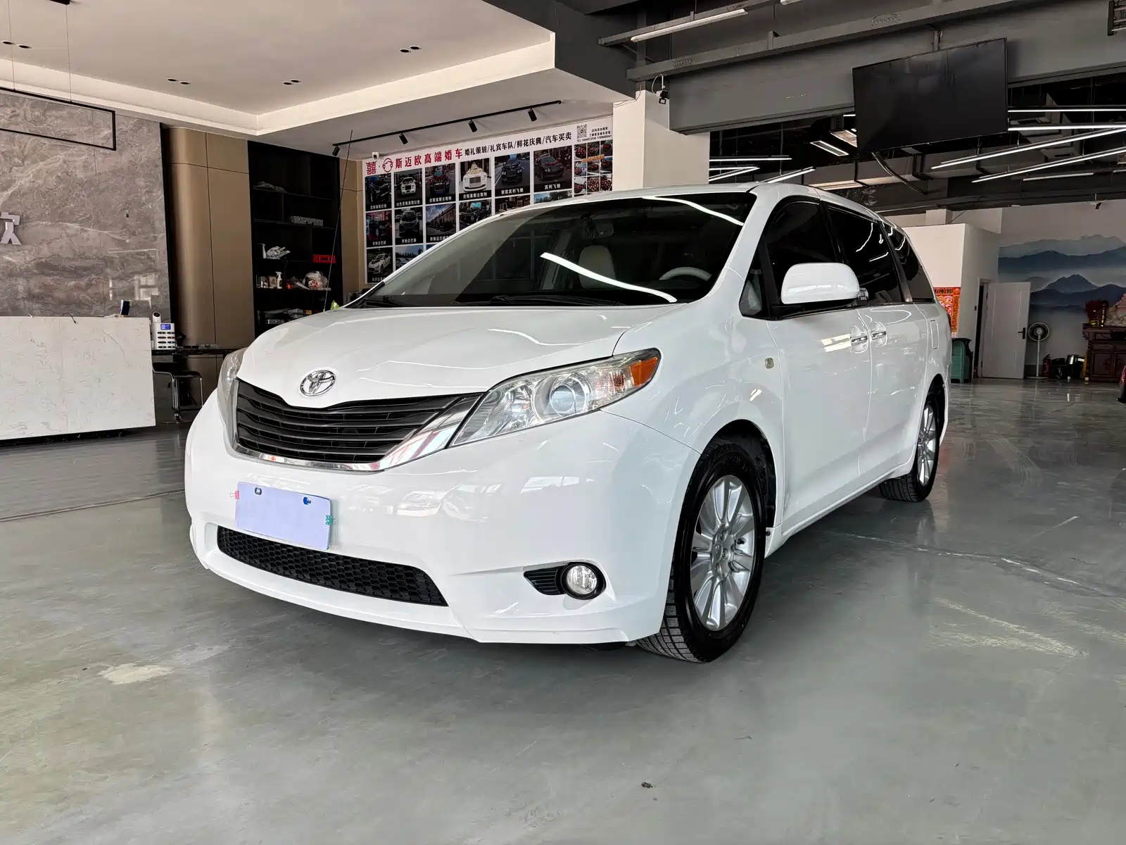 TOYOTA SIENNA