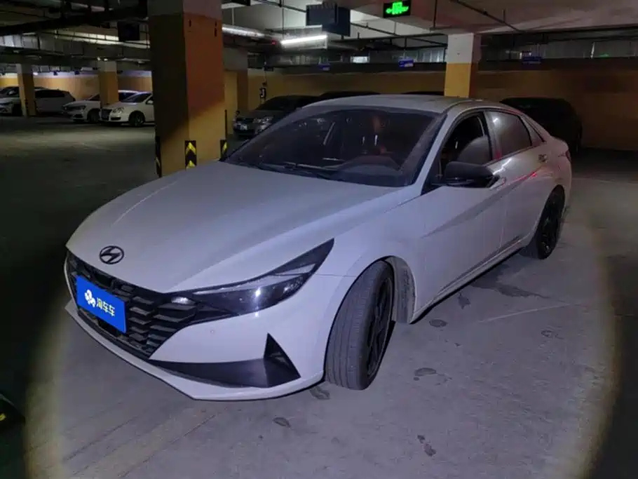 HYUNDAI ELANTRA