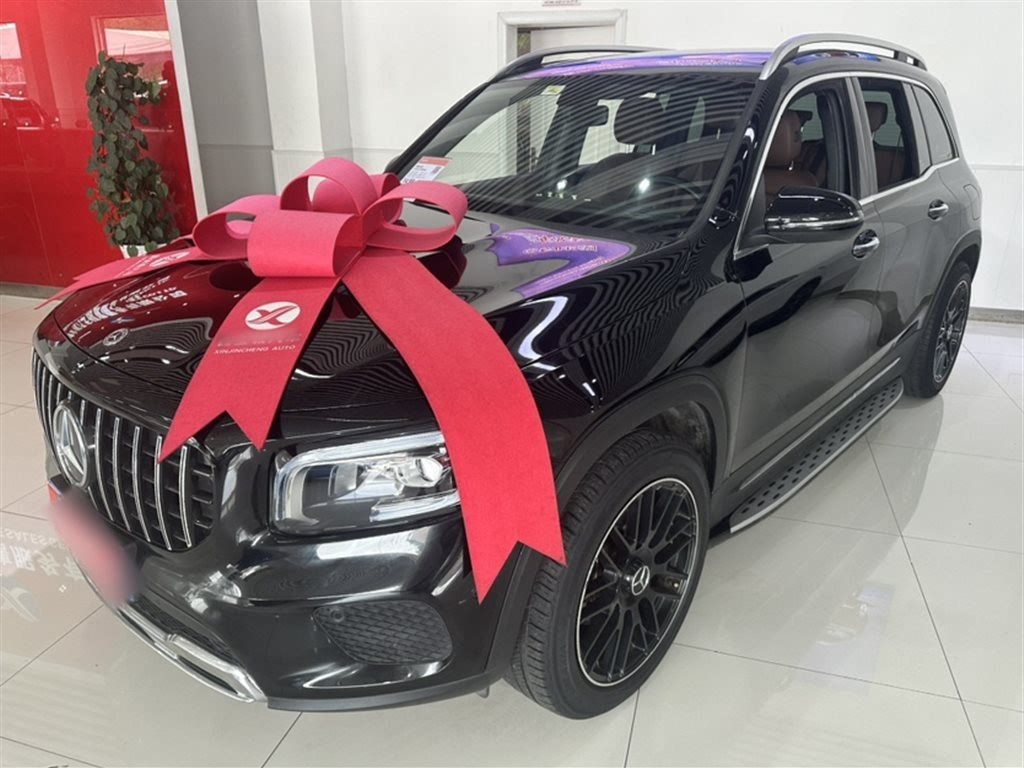MERCEDES BENZ GLB