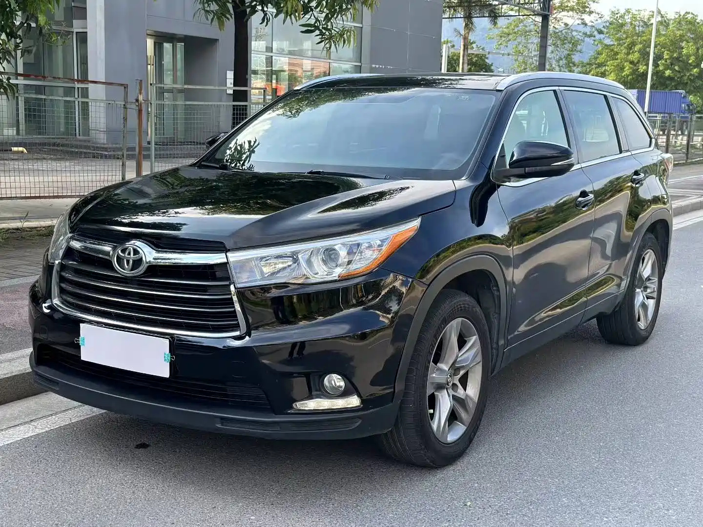 TOYOTA HIGHLANDER