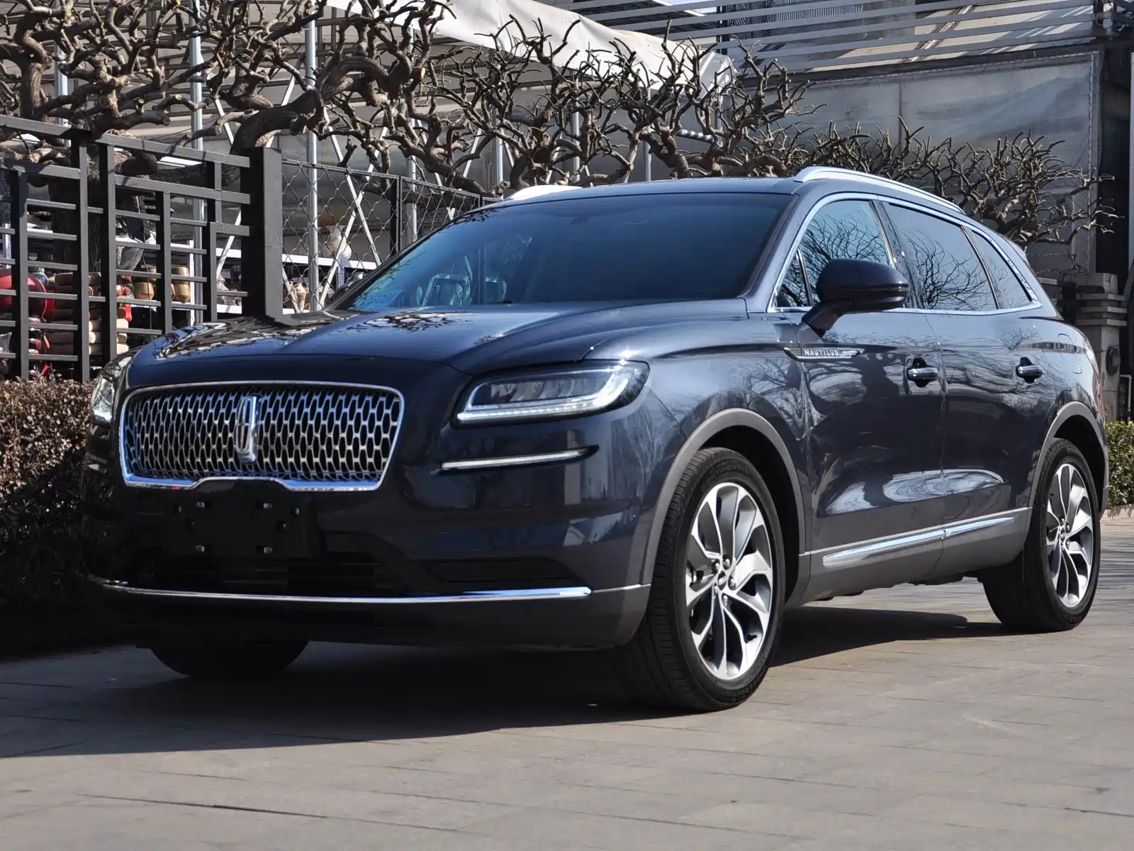 LINCOLN NAVIGATOR