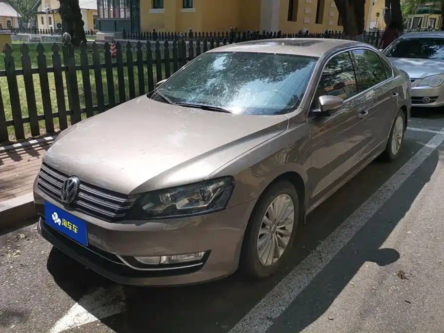 VOLKSWAGEN PASSAT