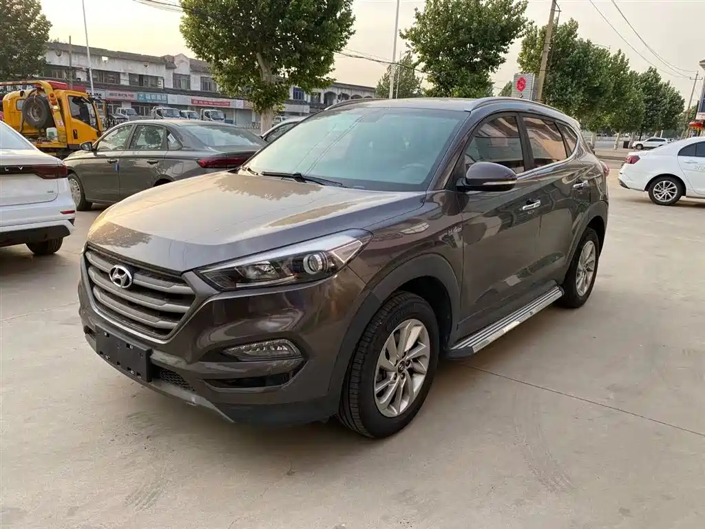 HYUNDAI TUCSON