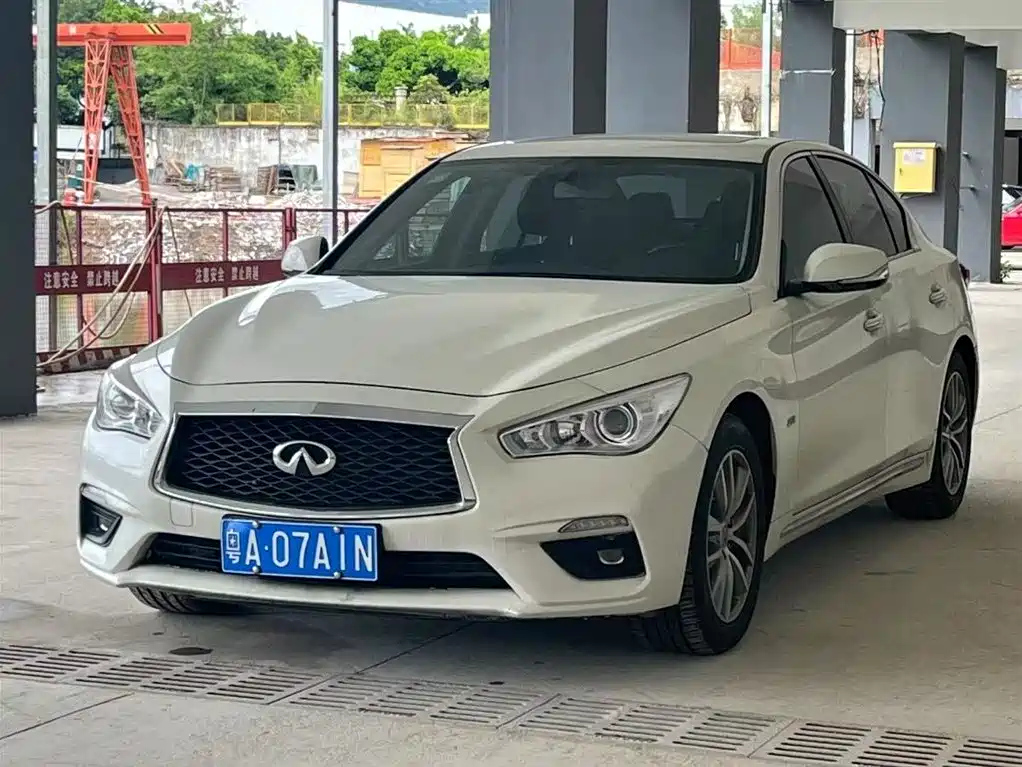 INFINITI Q50L