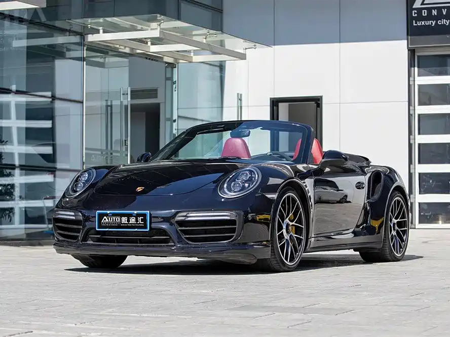 PORSCHE 911