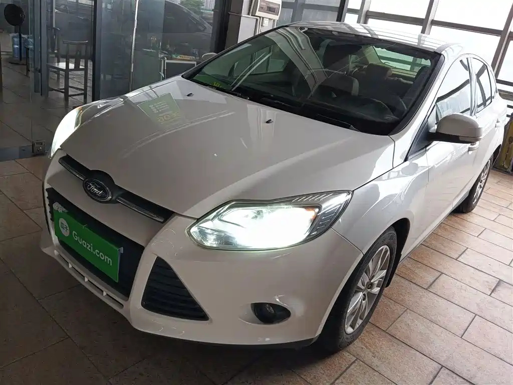 FORD FOCUS