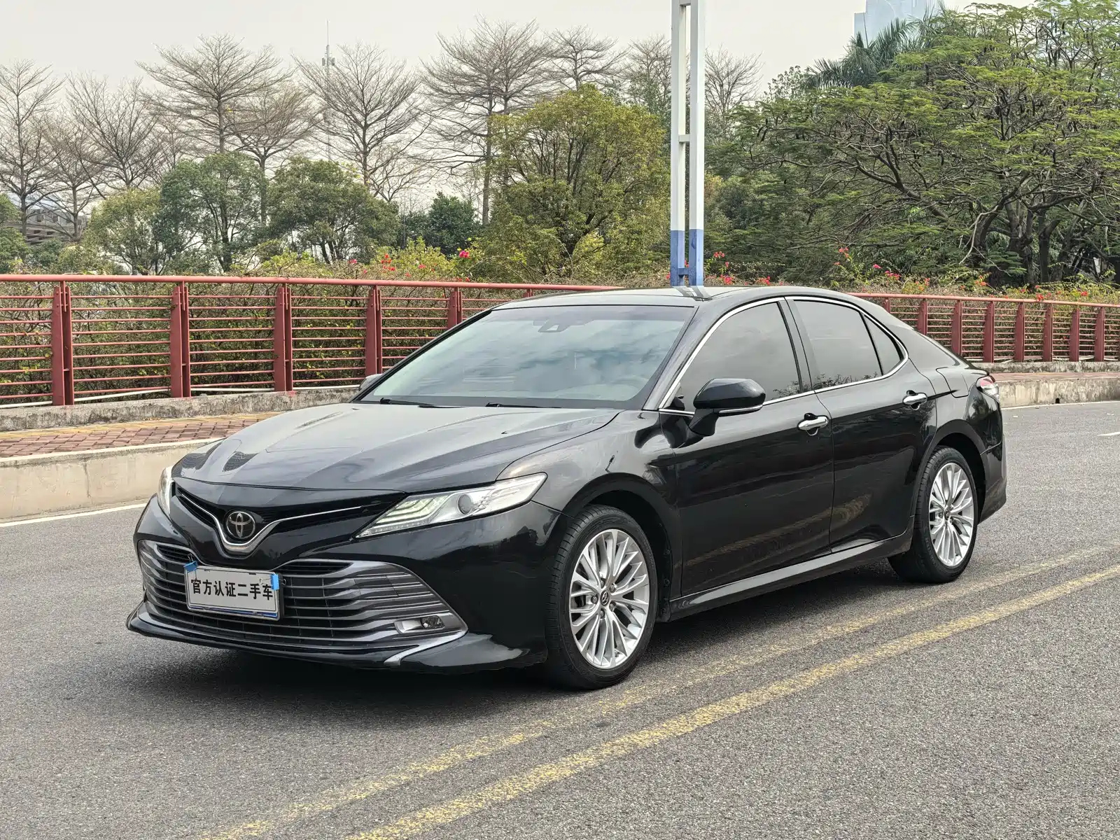 TOYOTA CAMRY