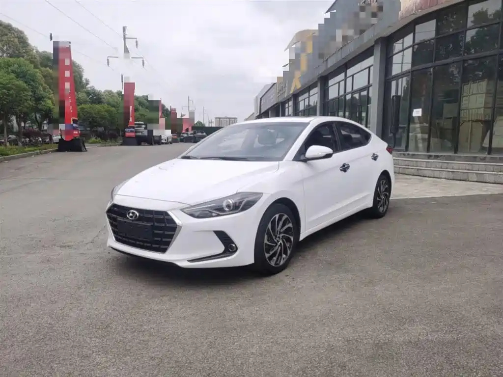 HYUNDAI ELANTRA
