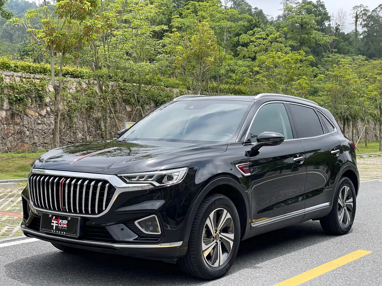 HONGQI HS5