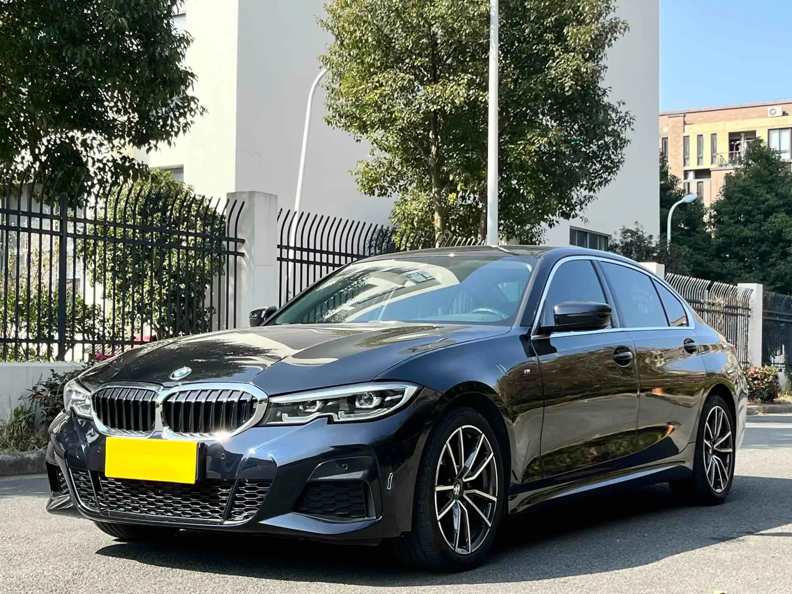 BMW 3-SERIES