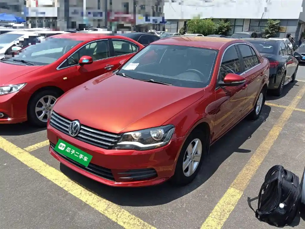 VOLKSWAGEN BORA 2013