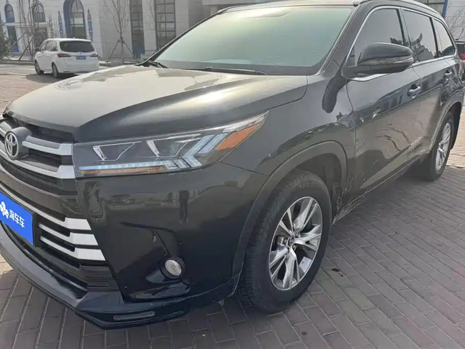 TOYOTA HIGHLANDER