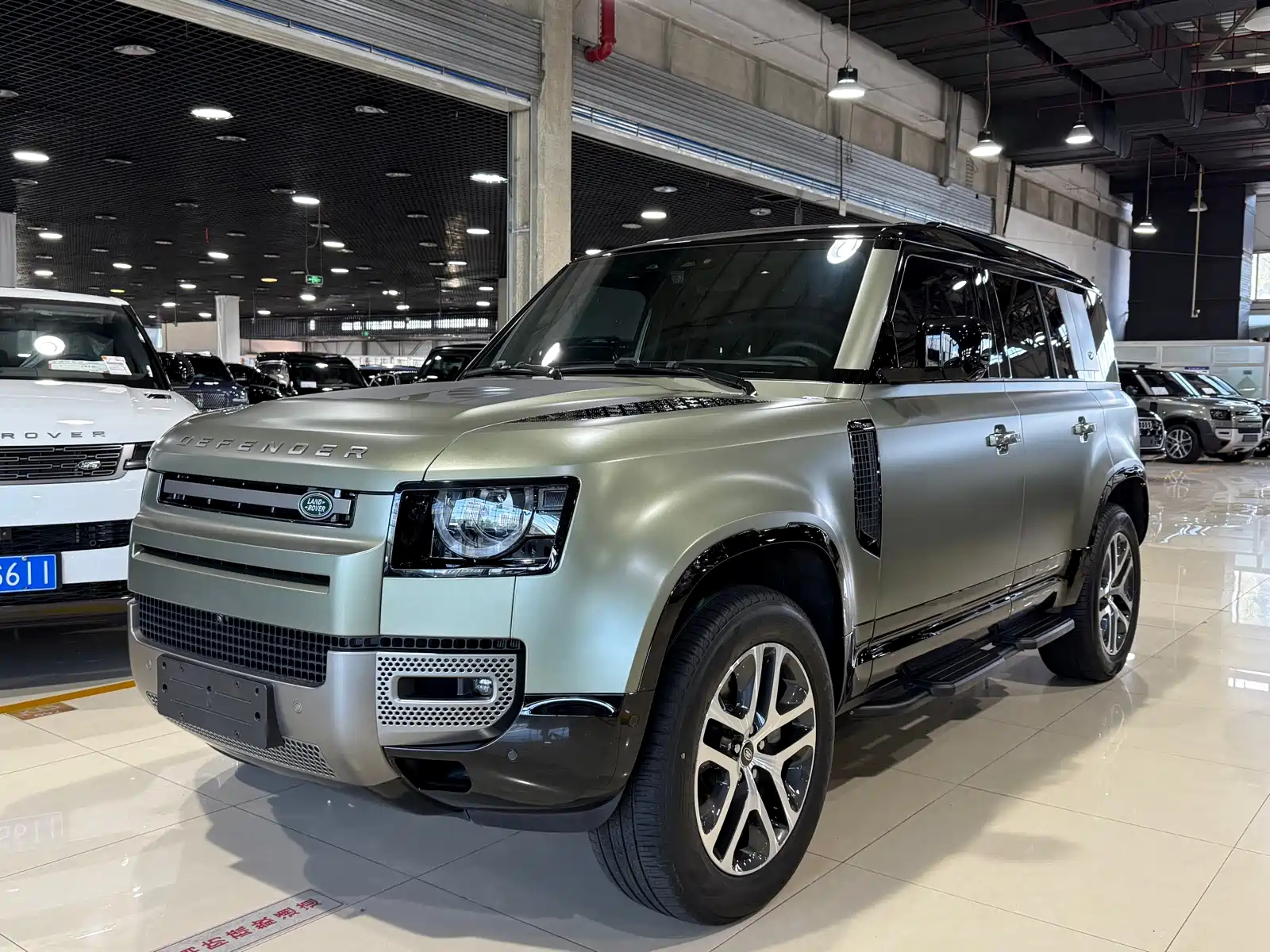 LAND ROVER DEFENDER 2024