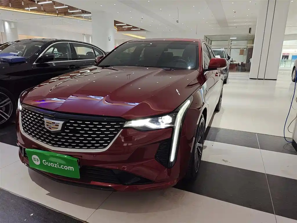CADILLAC CT4 2021