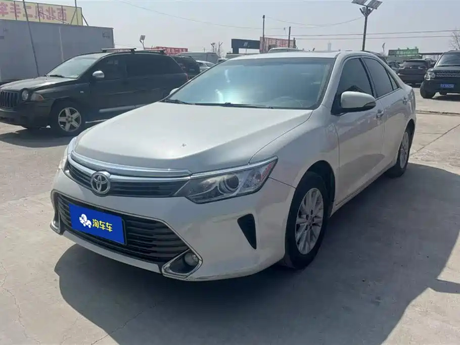 TOYOTA CAMRY 2015