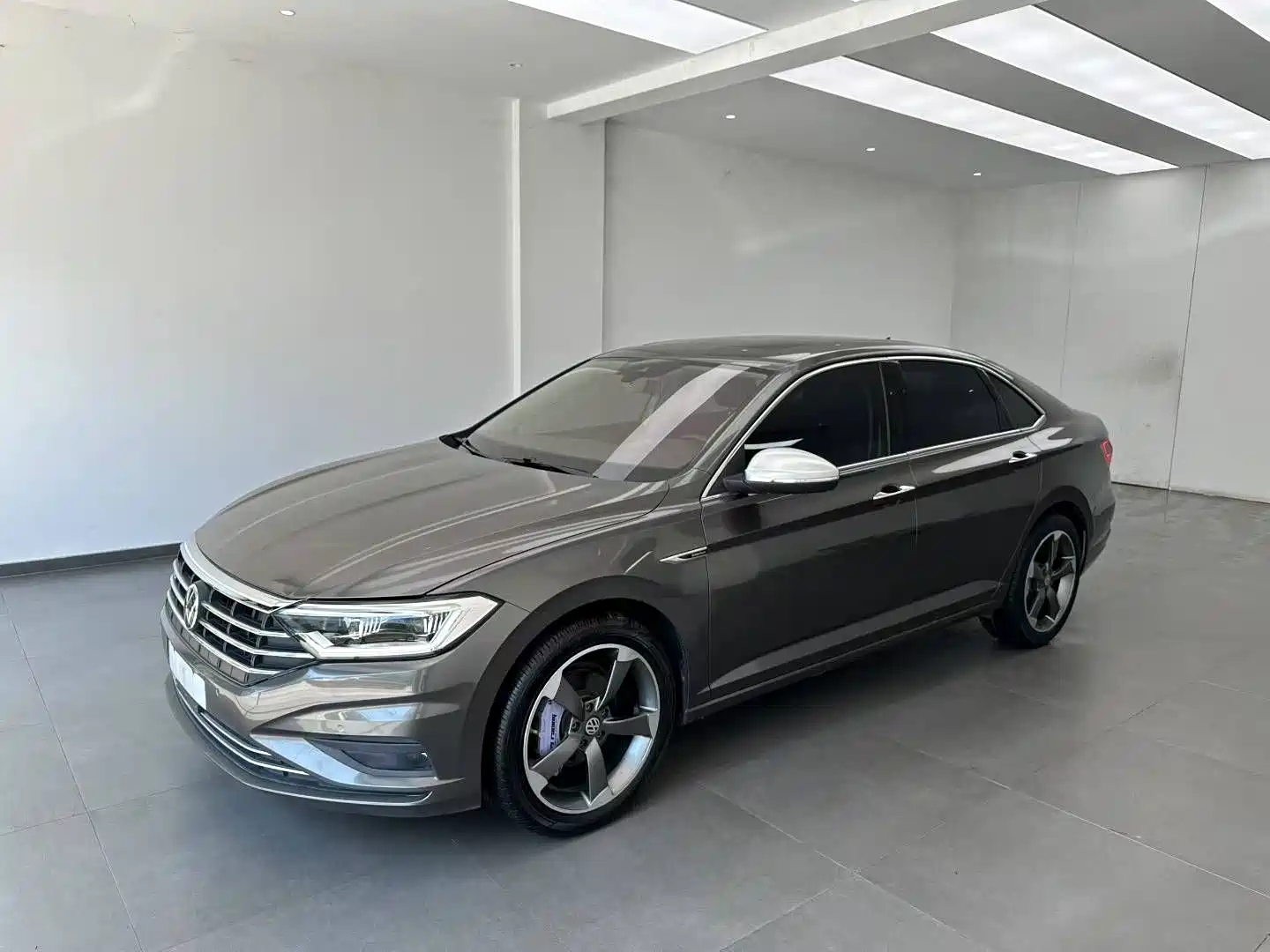 VOLKSWAGEN SAGITAR 2019