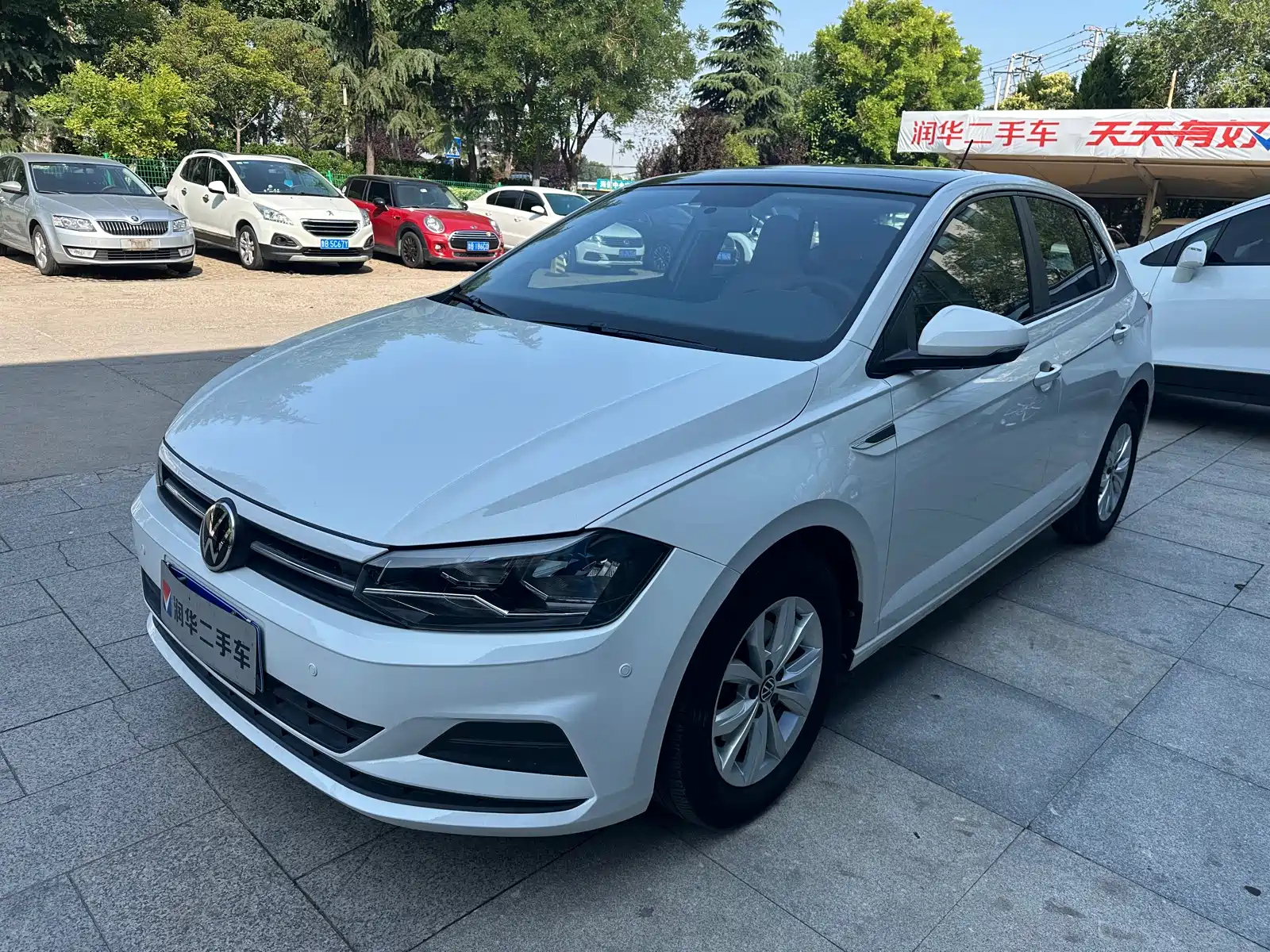 VOLKSWAGEN POLO