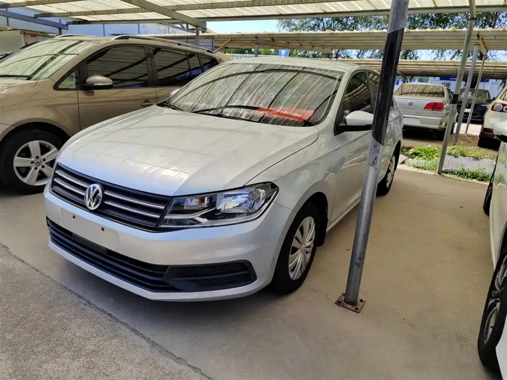VOLKSWAGEN SANTANA 2017