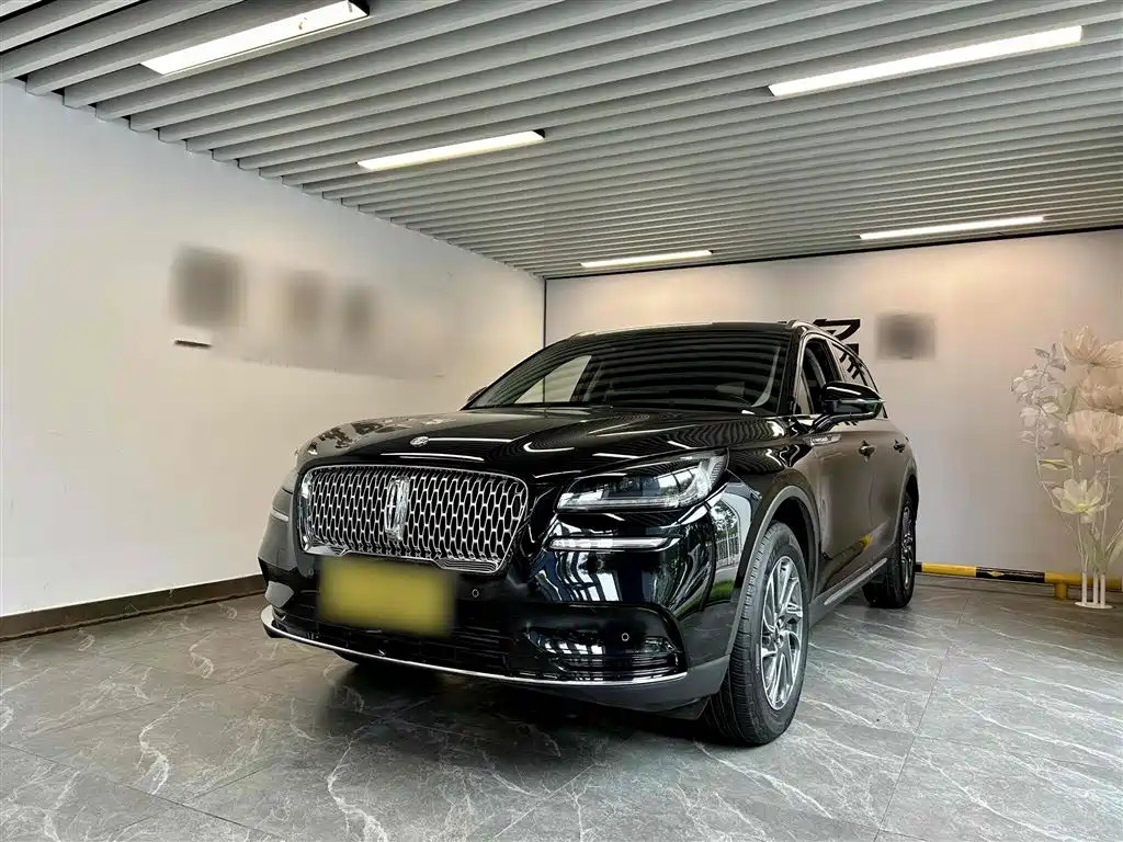 LINCOLN ADVENTURER 2022