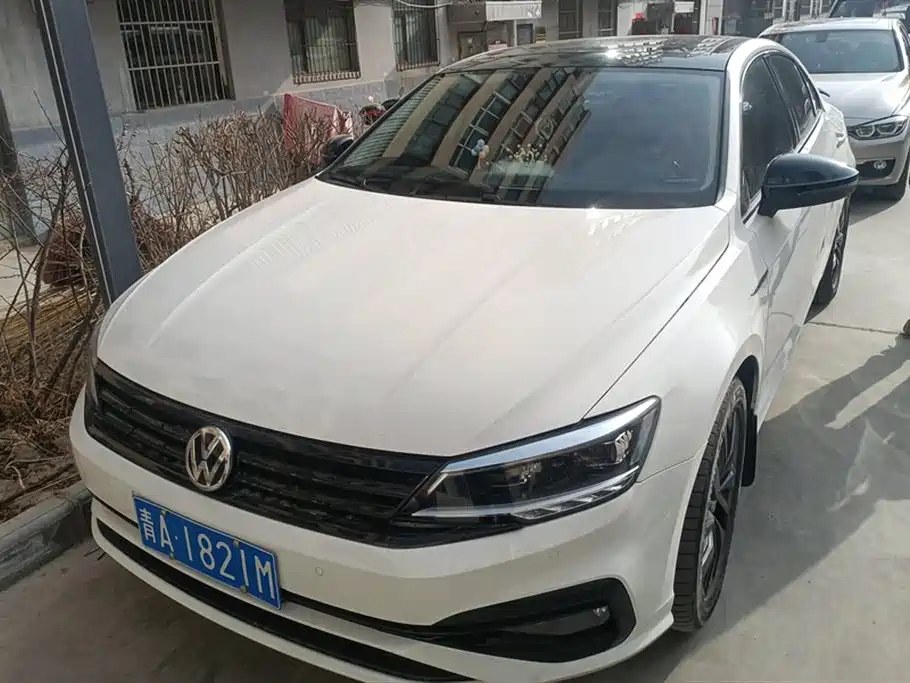 VOLKSWAGEN LAMANDO 2021